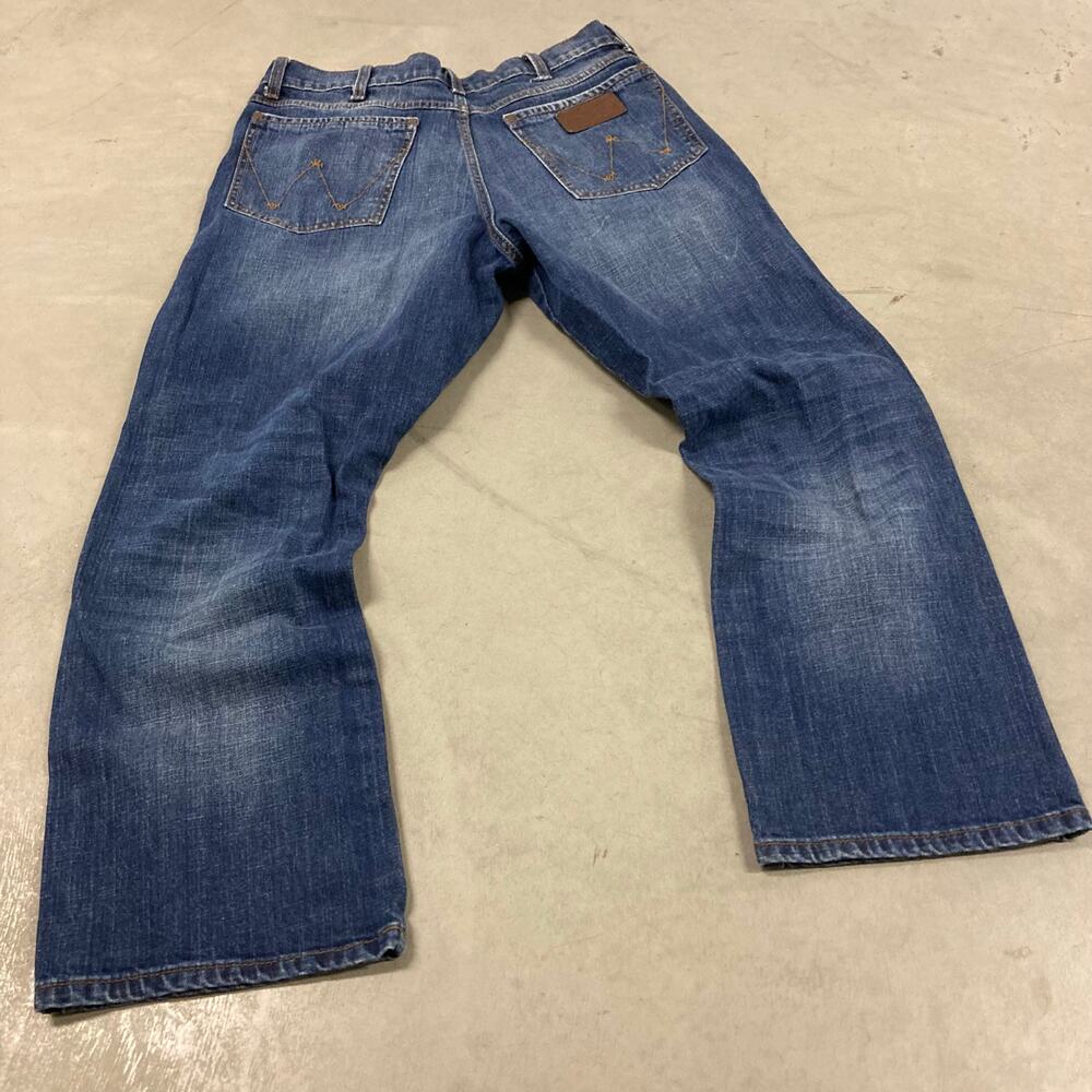 Y2K wrangler bootcut Jeans 32x27 - Picture 2 of 5